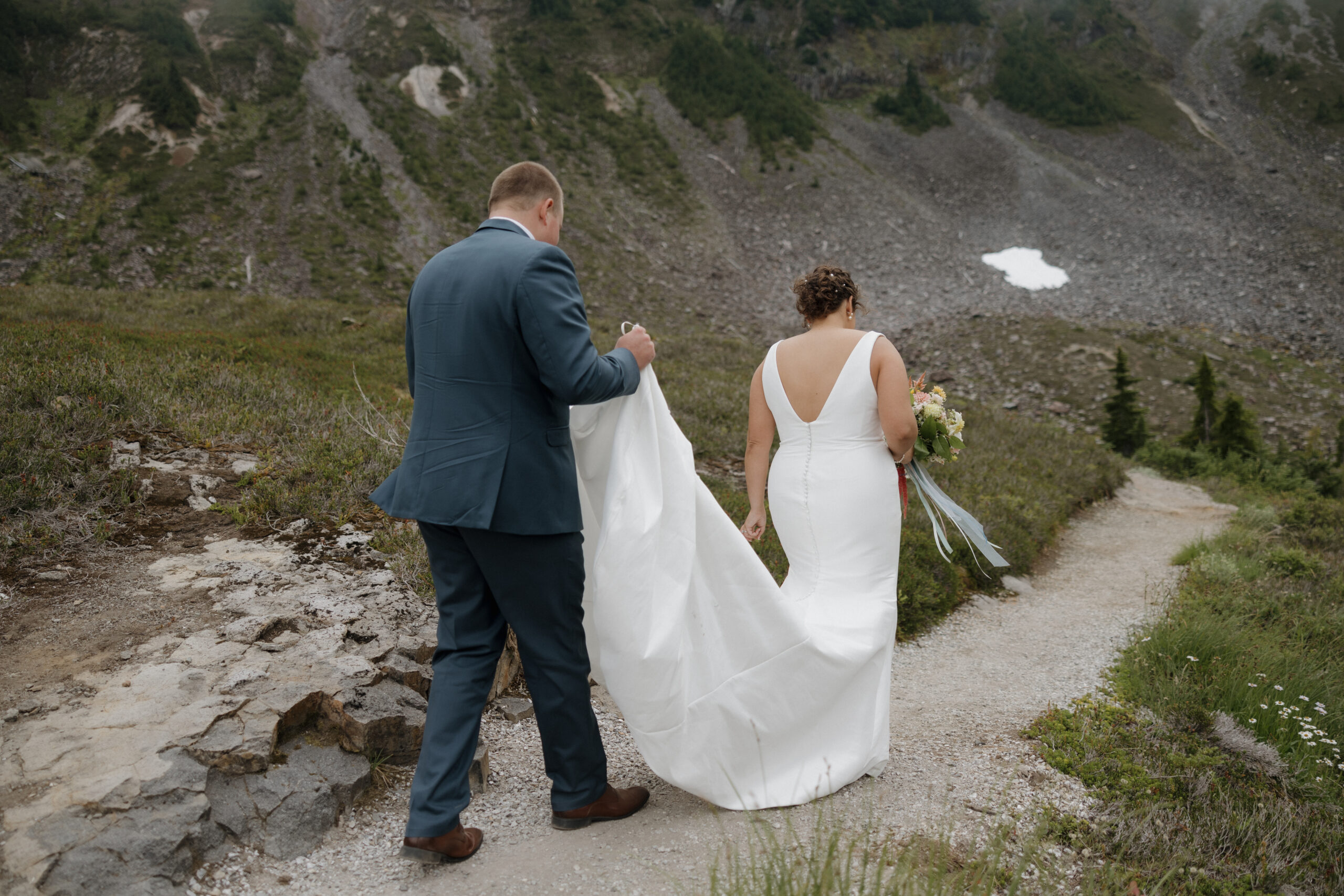 rom the cost savings to the adventure-filled opportunities, here’s why you should consider skipping the big wedding and eloping in the stunning PNW instead!